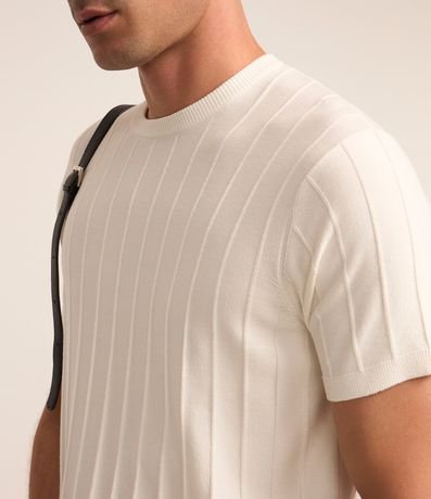 Remera Slim en Viscosa con Textura de Rayas y Manga Corta 8