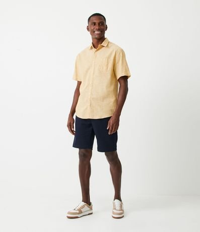 Camisa Comfort Básica en Lino con Bolsillo Delantero 2