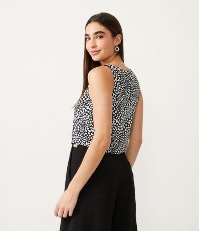 Blusa Corta con Estampado de Corazón y Detalle en Botón 3