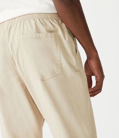 Pantalón Slim en Sarga Texturizada con Cintura elástica y Lazo 5