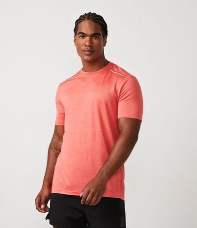 Remera Deportiva con Tecnologia Dry y Detalles Reflectantes 2