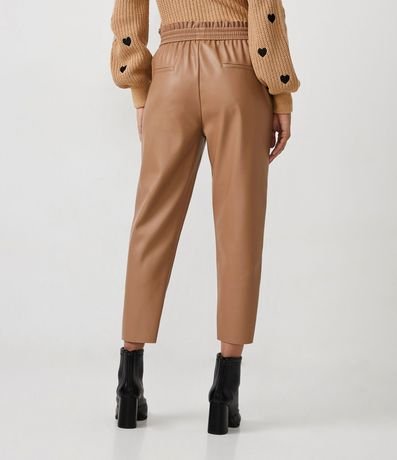 Pantalón Carrot en Material Sintético con Cintura Elastica 3