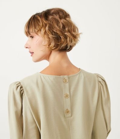 Blusa en Viscosa con Manga Abullonada y Abotonado en la Espalda 5