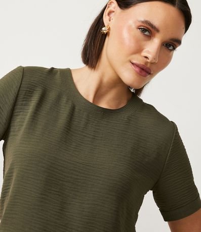 Blusa con Aberturas y Detalles de Pespuntes 6