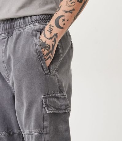 Pantalón Cargo en Sarga con Cintura Elástica 5