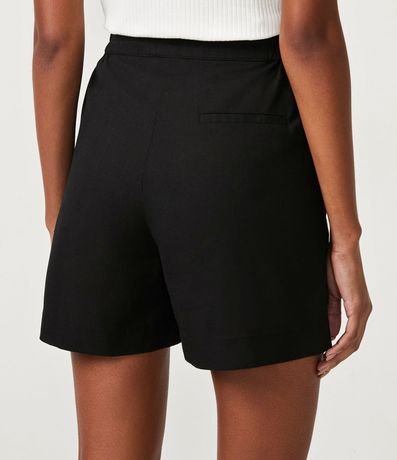 Short Corto en Lino con Botón en la Cintura 3