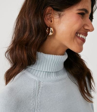 Suéter con Cuello Alto en Tejido de Punto y Detalles Aacanelados 4