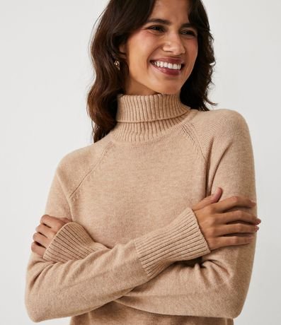 Suéter con Cuello Alto en Tejido de Punto y Detalles Aacanelados 4