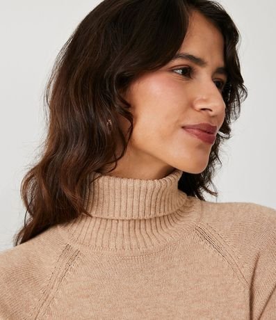 Suéter con Cuello Alto en Tejido de Punto y Detalles Aacanelados 5