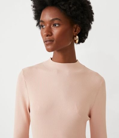 Blusa Básica en Tejido de Punto Acanalada con Cuello Alto 4