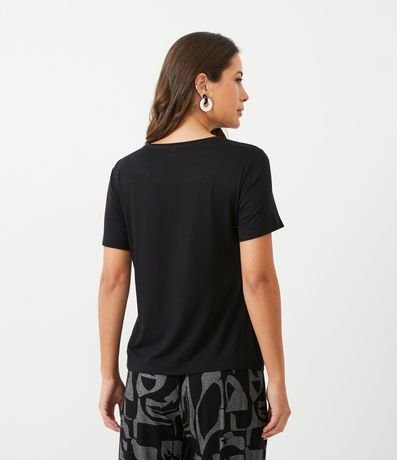 Blusa en Viscosa con Bordado de Flor 3
