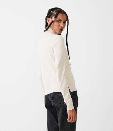 Blusa Alargada de Punto con Cuello Alto 3