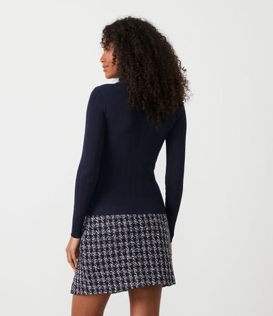 Blusa en Punto con Cuello Alto y Botón en el Hombro 4