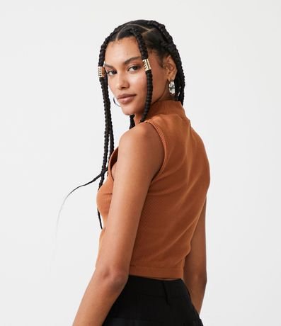 Blusa Musculosa en Poliamida Acanalada con Cuello Alto 3