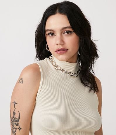 Blusa Musculosa en Poliamida Acanalada con Cuello Alto 4