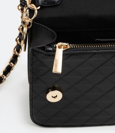 Bolso Estructurado en Capitoneada con Asas de Cadena 6