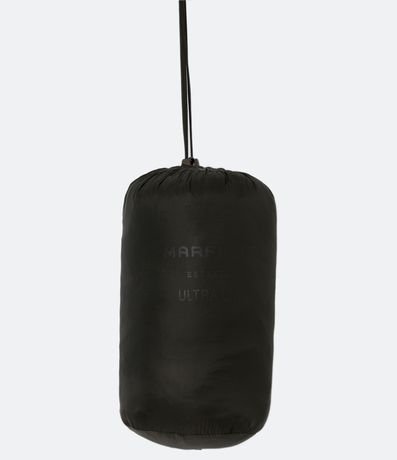 Campera Ultraliviana Básica en Poliamida con Cuello Alto 7