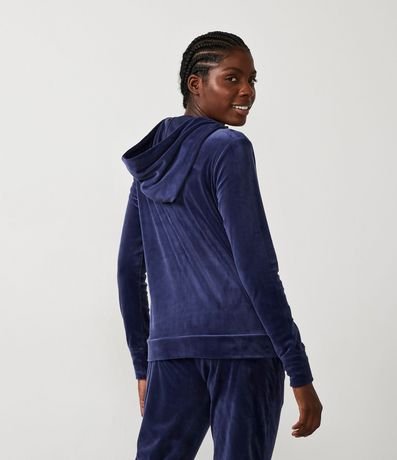 Campera Básica en Plush con Bolsillo Incorporado 3