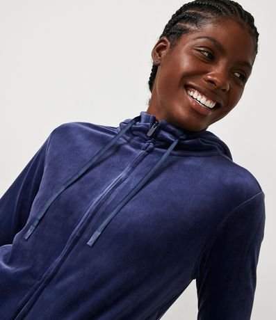 Campera Básica en Plush con Bolsillo Incorporado 4