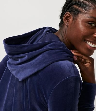 Campera Básica en Plush con Bolsillo Incorporado 5