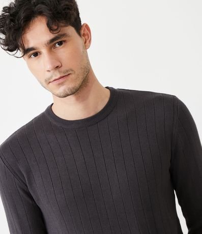 Suéter en Viscosa con Textura en Rayas Verticales 4