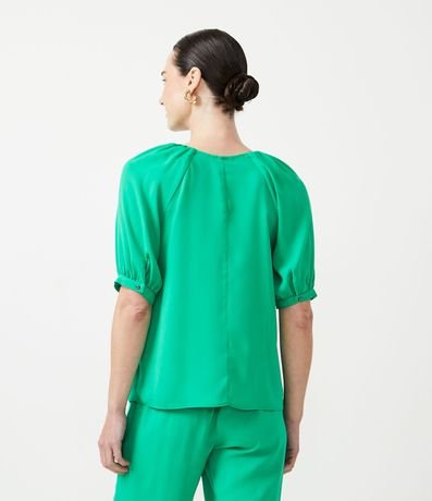 Blusa Manga Corta en Crepé con Detalle en lo Escote 3