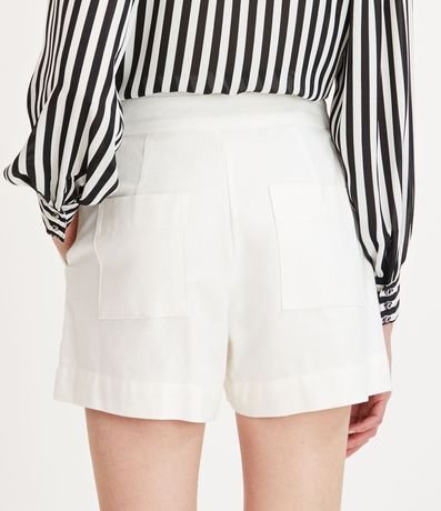 Short Cintura Alta en Algodón con Botón 3