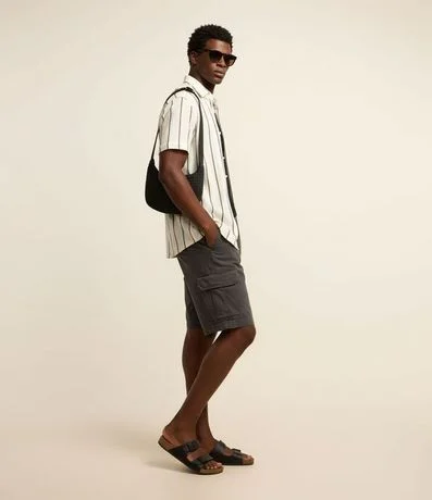 Bermuda Cargo en Algodón con Detalles de Pespunto