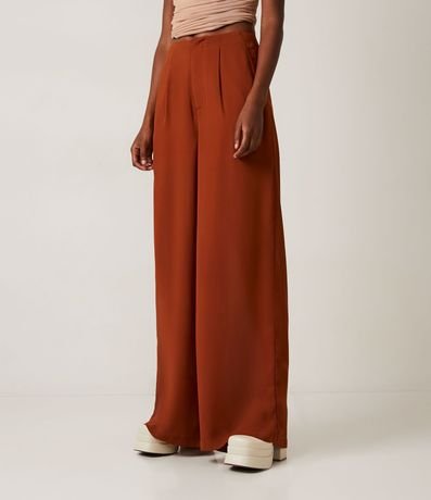 Pantalón Pantalona en Crepé con Pliegas 2