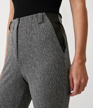 Pantalón Legging en Jacquard con Detalle en Material Sintético 4