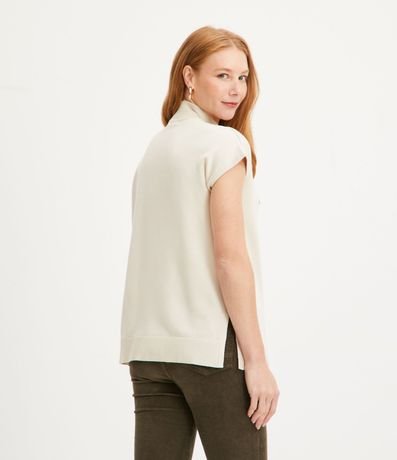 Blusa en Punto con Cuello Alto 4