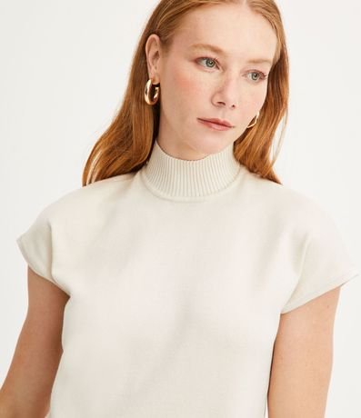 Blusa en Punto con Cuello Alto 5