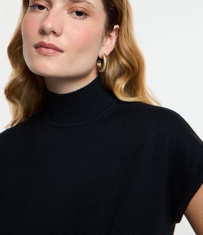 Blusa en Punto con Cuello Alto 3