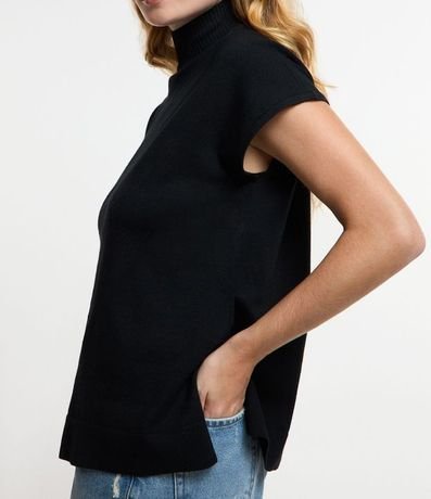 Blusa en Punto con Cuello Alto 5