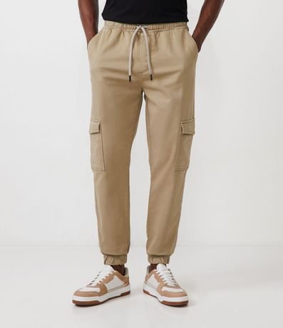 Pantalón Comfort Cargo en Sarga con Bolsillo Utilitario 2