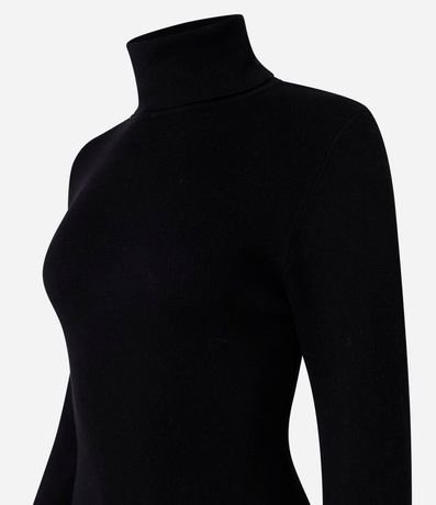 Suéter en Punto con Cuello Alto Estructurado 7