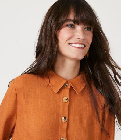 Vestido Chemise Alargado en Viscolino con Botones Contrastantes 3