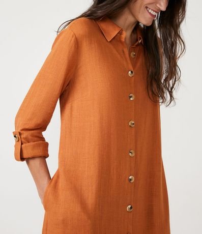 Vestido Chemise Alargado en Viscolino con Botones Contrastantes 4