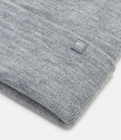 Gorro con Pliegue y Etiqueta Aplicada 3