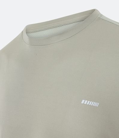 Remera Deportiva con Tecnología Dry e Detalles Reflectantes 9