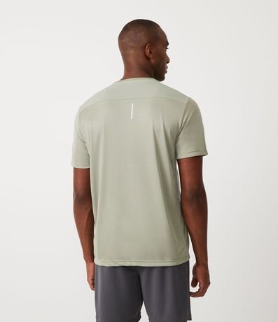 Remera Deportiva con Tecnología Dry e Detalles Reflectantes 3