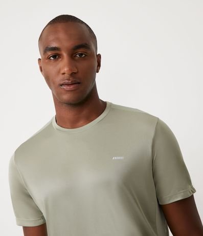 Remera Deportiva con Tecnología Dry e Detalles Reflectantes 4