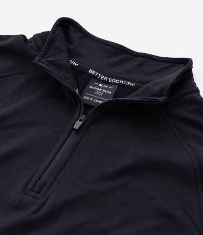 Remera Deportiva Térmica con Cremallera en el Cuello y Recortes 10