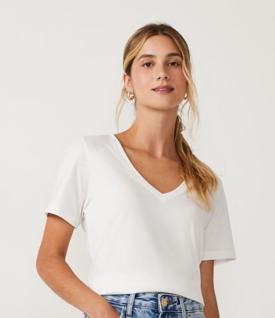 Remera Básica en Algodón Pima con Escote V 1