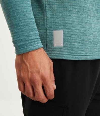 Remera Térmica Deportiva Acanalada y Cuello con Cierre 5