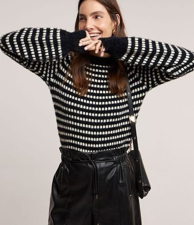 Blusa en Punto con Cuello Alto y Punto Diferenciado 2