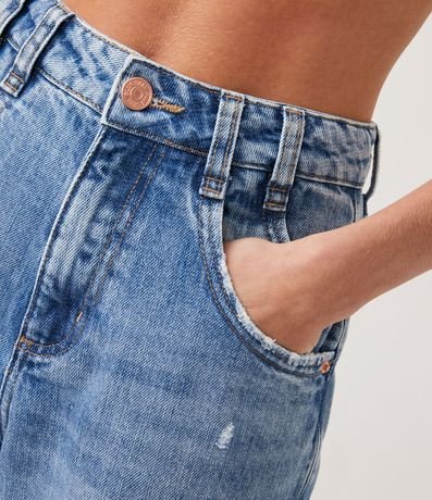 Pantalón Mom en Jeans con Doble Bolsillos y Desgastes 4