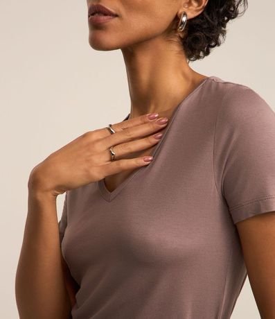 Blusa en Viscosa con Escote V y Manga Corta sin Estampa 4