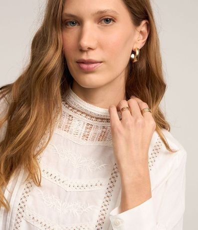 Blusa Bata en Viscosa con Detalles Delanteros 2