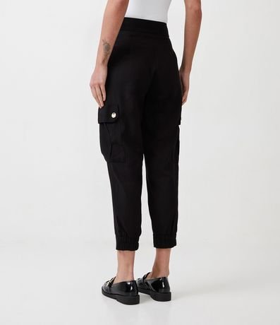 Pantalón Zanahoria en Viscosa con Bolsillo Cargo 3